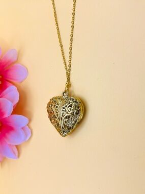 Filigree Heart Pendant Necklace - Gold Tone